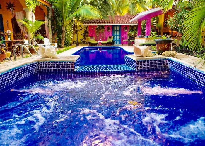 Your Mexican Hacienda Swimming Pool Jacuzzi & Spa *